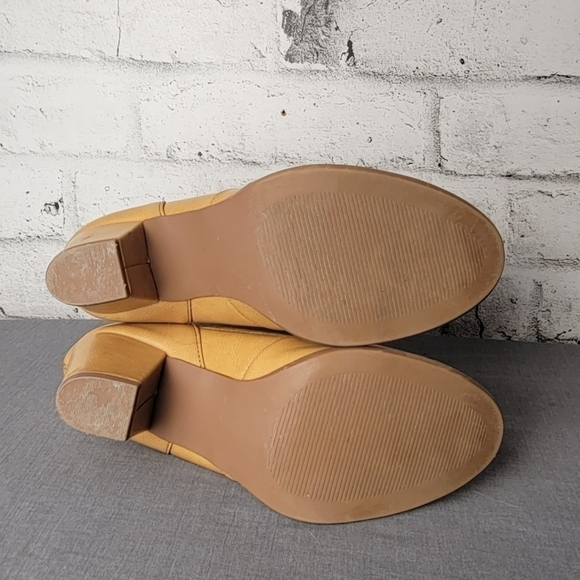 George 4" Tan Ankle Boots - Picture 6 of 8